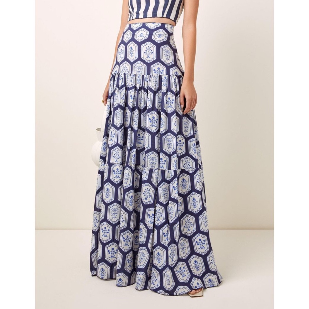Agua Bendita by Agua Bendita 
Anis Printed Linen Maxi Skirt
Medium